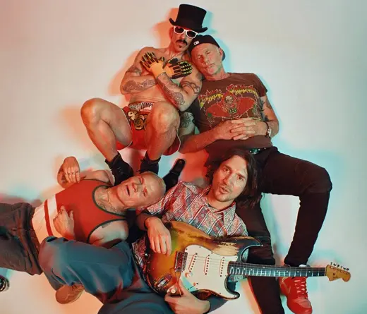 Red Hot Chili Peppers vuelve a la Argentina con su formacin original. Desde 1993, cuando hicieron su debut en vivo en el pas, la banda vino en siete ocasiones, mientras su pblico fiel creca en nmeros y se sumaban nuevas generaciones de fans.